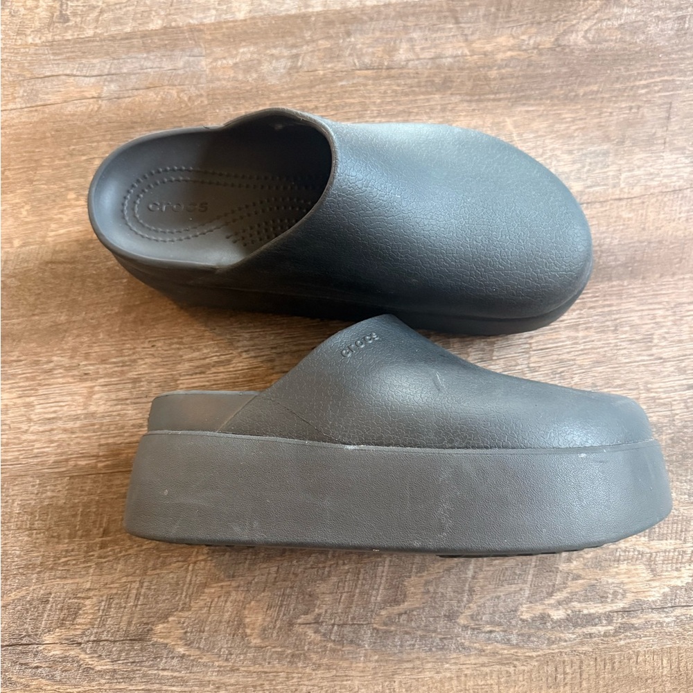 CROCS Platform Clog in Black